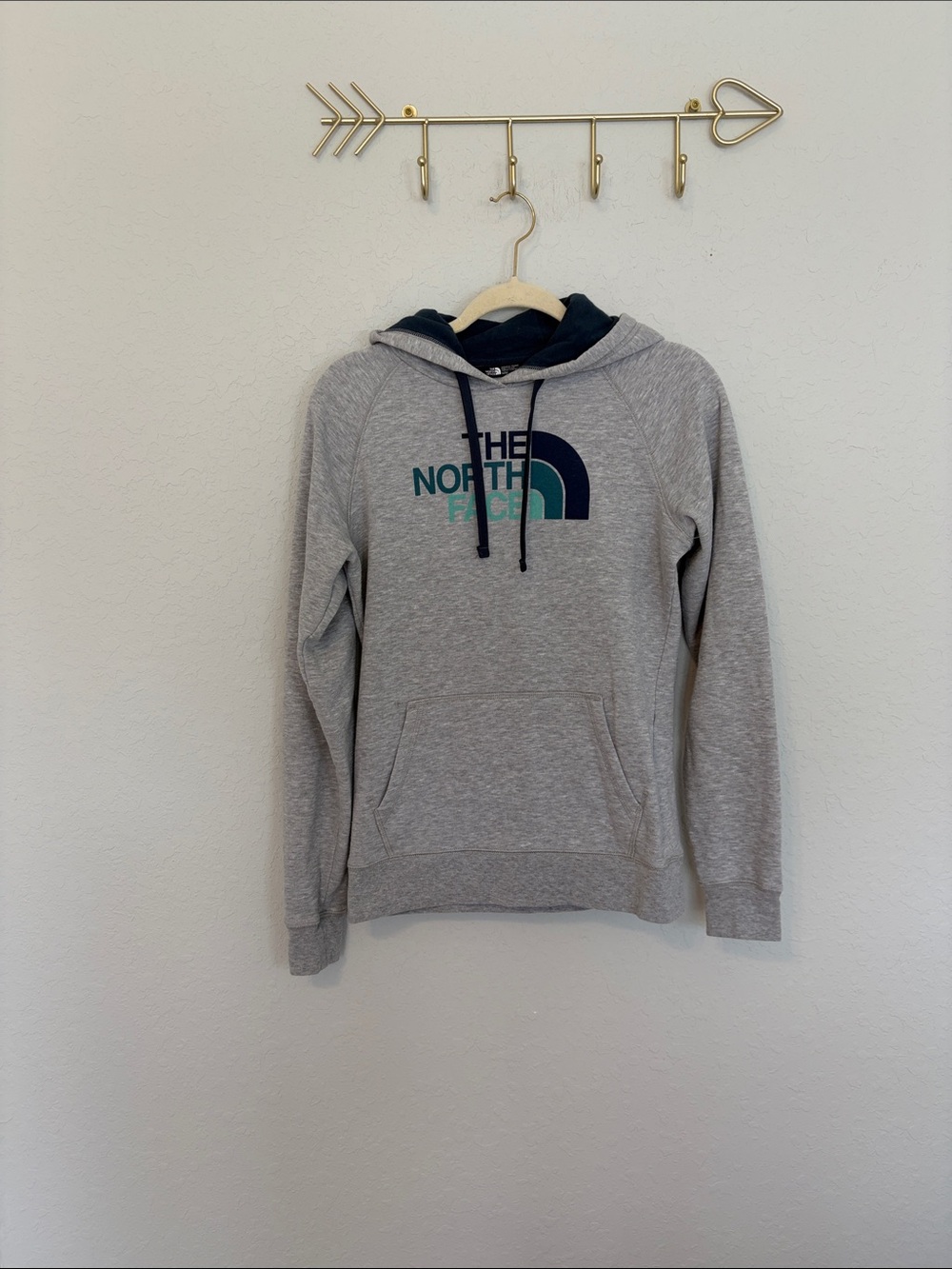 The North Face Women’s Gray Logo Pullover Hoodie Size Medium